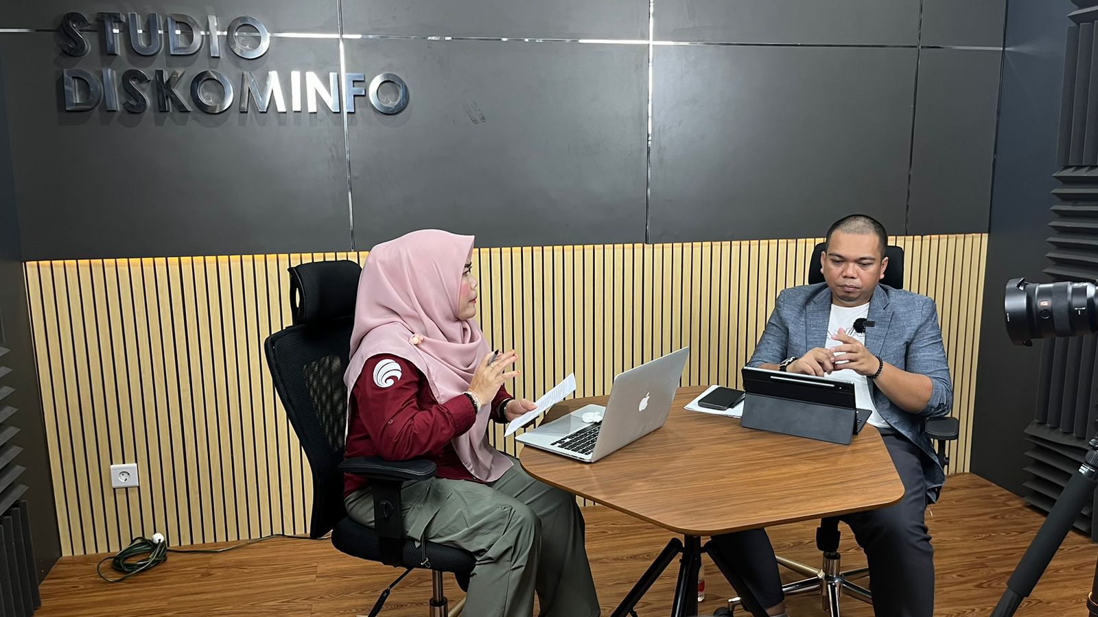 Bawaslu Kutai Kartanegara Bahas Netralitas ASN di Podcast "Sudut Pandang" Diskominfo Kukar