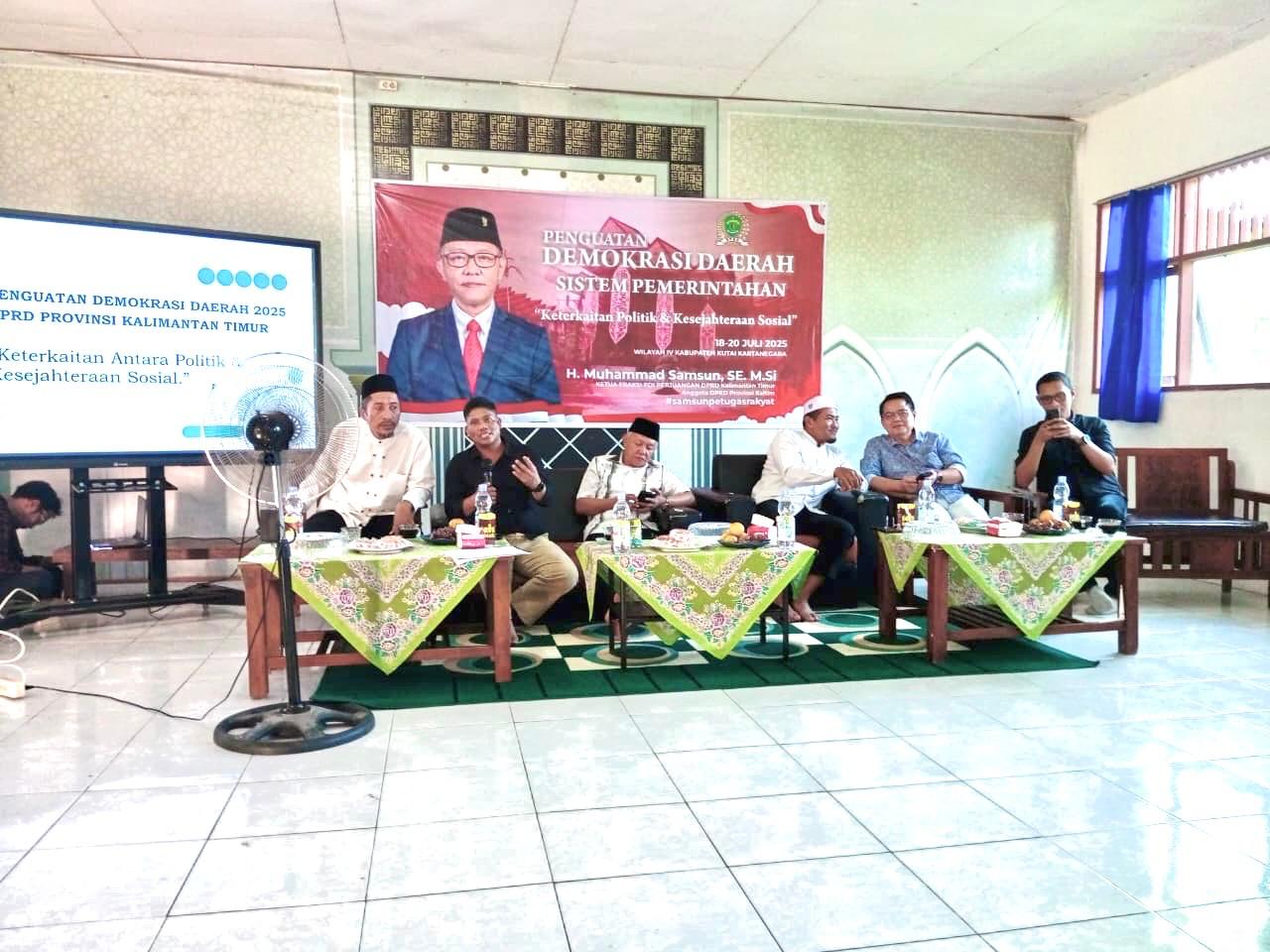 Dorong Pengawasan Partisipatif, Bawaslu Kukar Sampaikan Materi pada Giat “Penguatan Demokrasi Daerah” oleh DPRD Kaltim