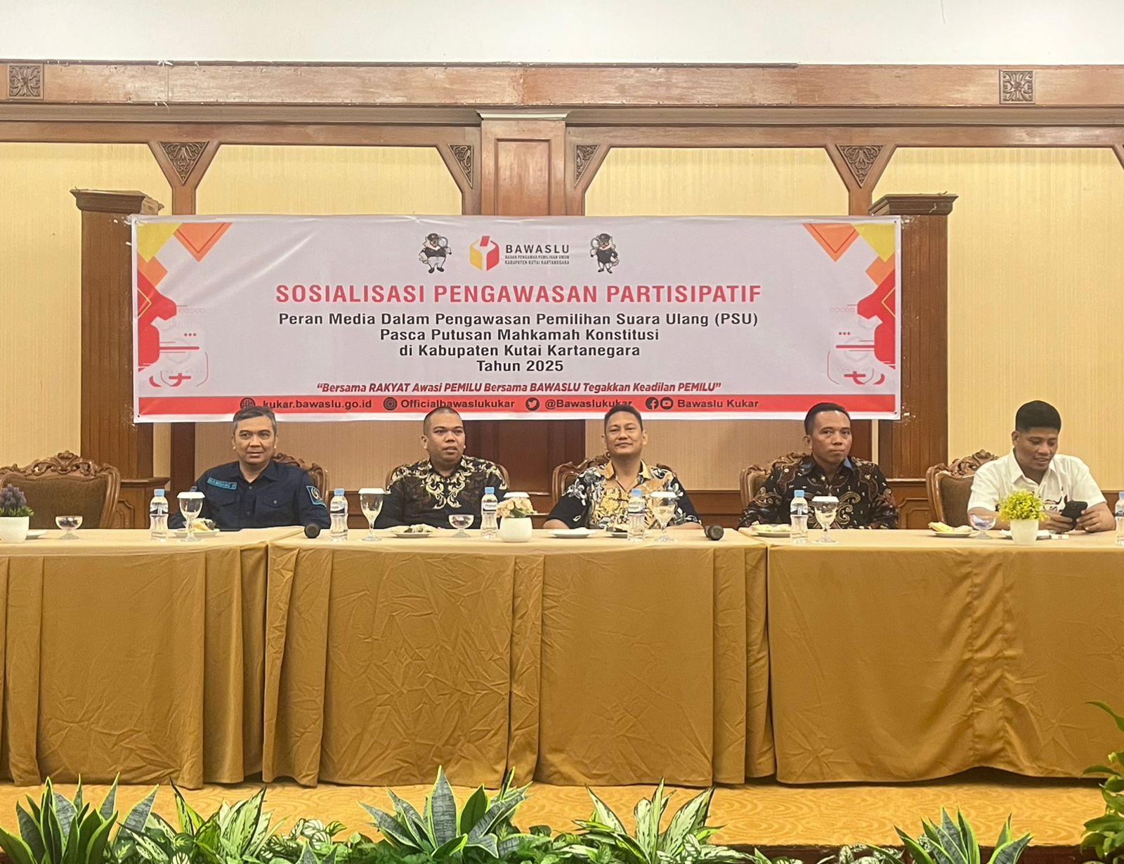 Bawaslu Kutai Kartanegara Gelar Sosialisasi dan Diskusi bersama Awak Media