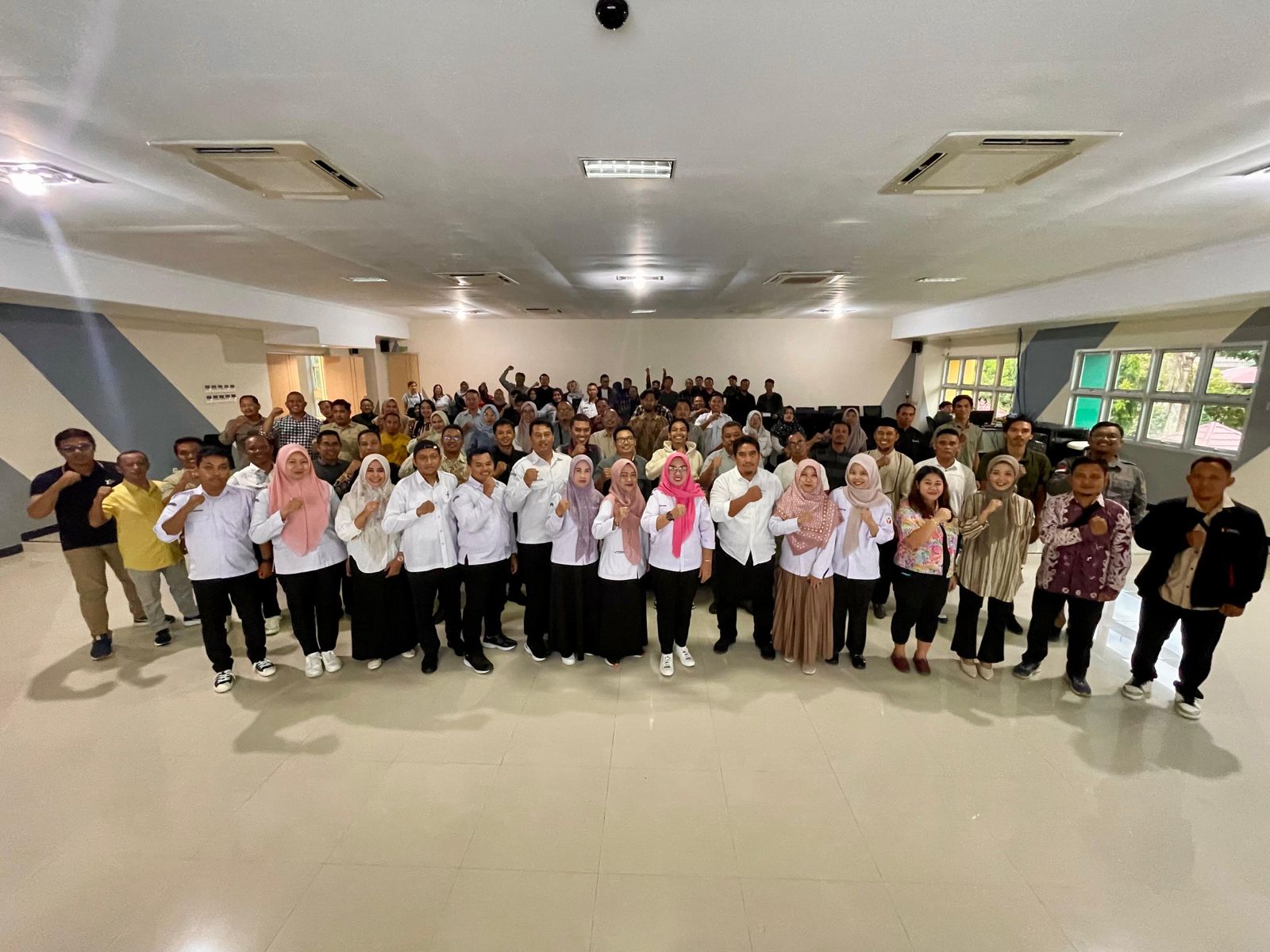 Bawaslu Kutai Kartanegara Gelar Rapat Evaluasi Bersama Panwaslu Kecamatan