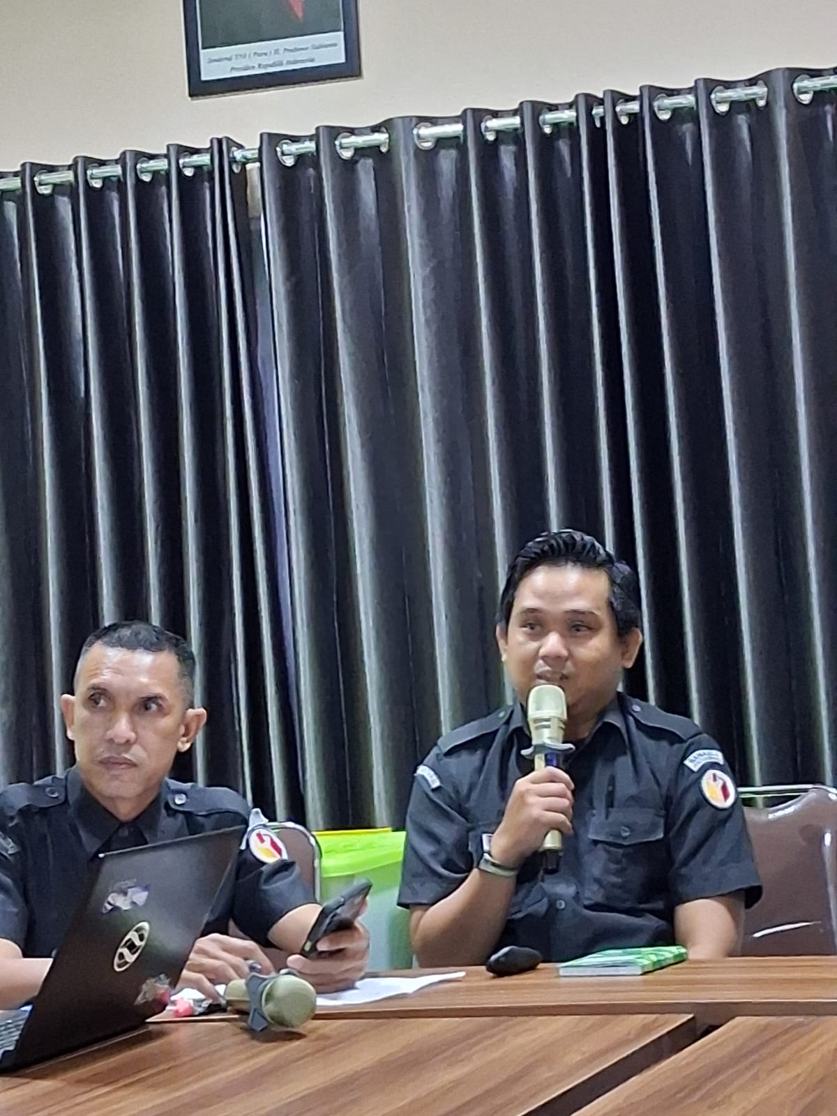 M Adha paparkan materi dalam Pentas