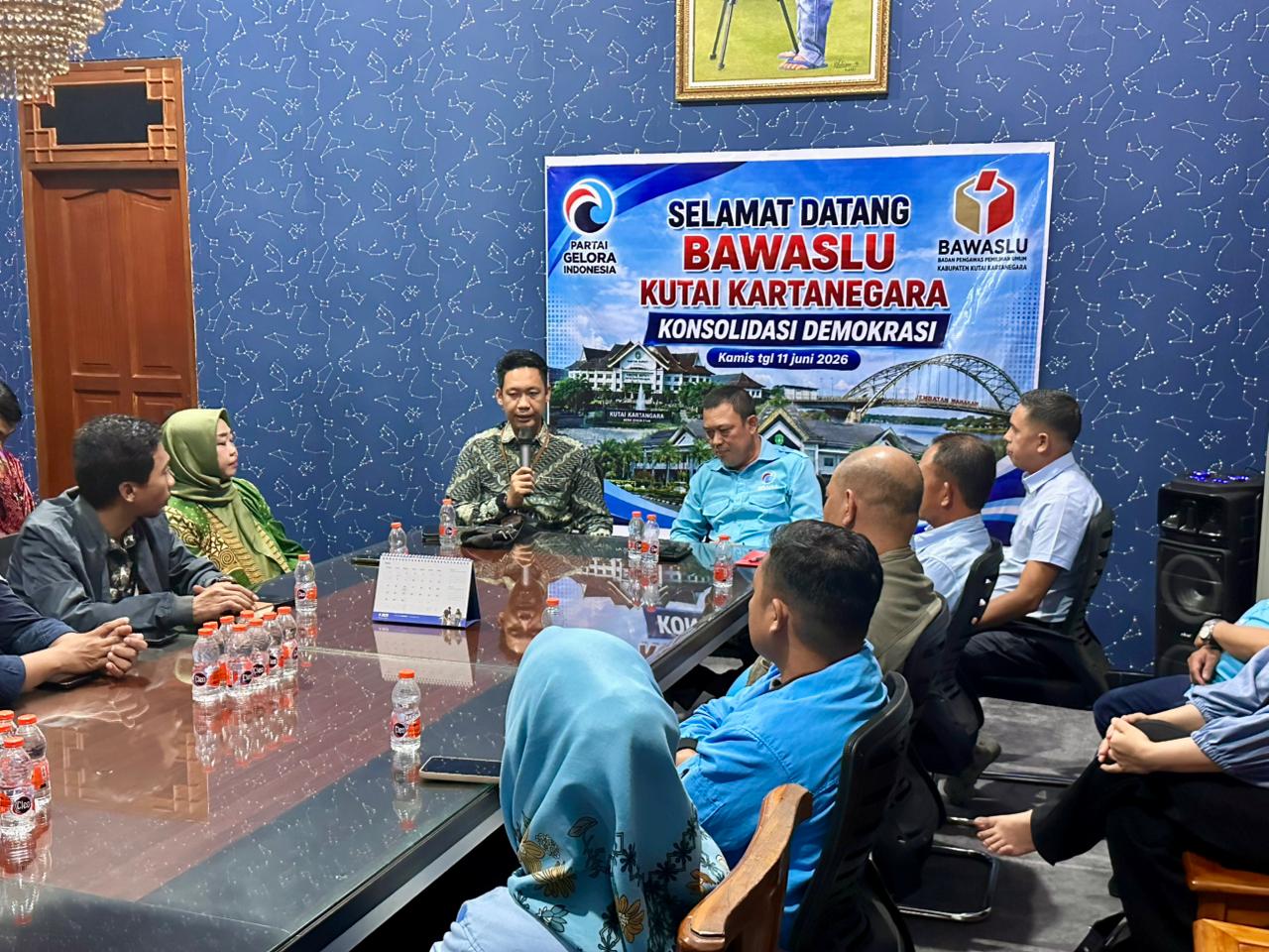 Kunjungan Konsolidasi Demokrasi Bawaslu Kukar Ke Partai Gelora Kukar