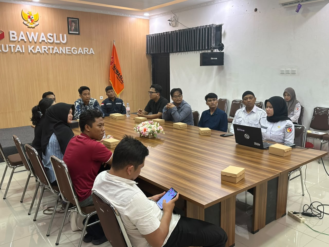 Diskusi Mahasiswa Unikarta