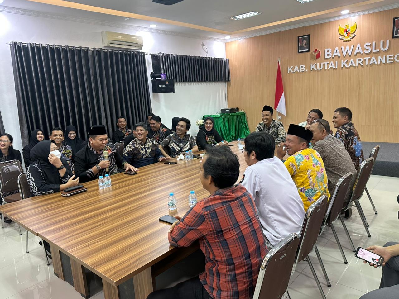 Kunjungan KPU ke Bawaslu Kukar