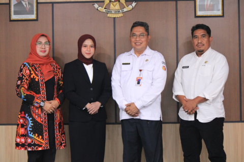 pelantikan Sarinah sebagai kasubbag Hukum, Humas, dan Datin Bawaslu Kukar