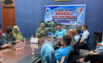 Kunjungan Konsolidasi Demokrasi Bawaslu Kukar Ke Partai Gelora Kukar