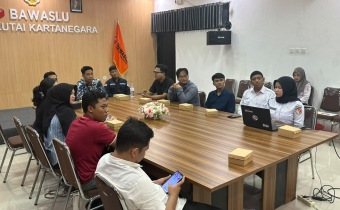 Diskusi Mahasiswa Unikarta
