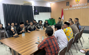 Kunjungan KPU ke Bawaslu Kukar